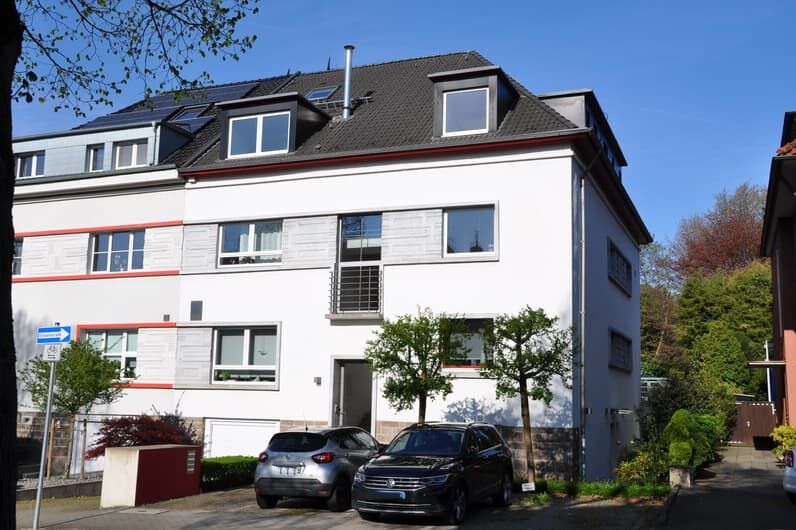 Karcher Immobilien – Dachgeschosswohnung Essen Holsterhausen: Aussenansicht